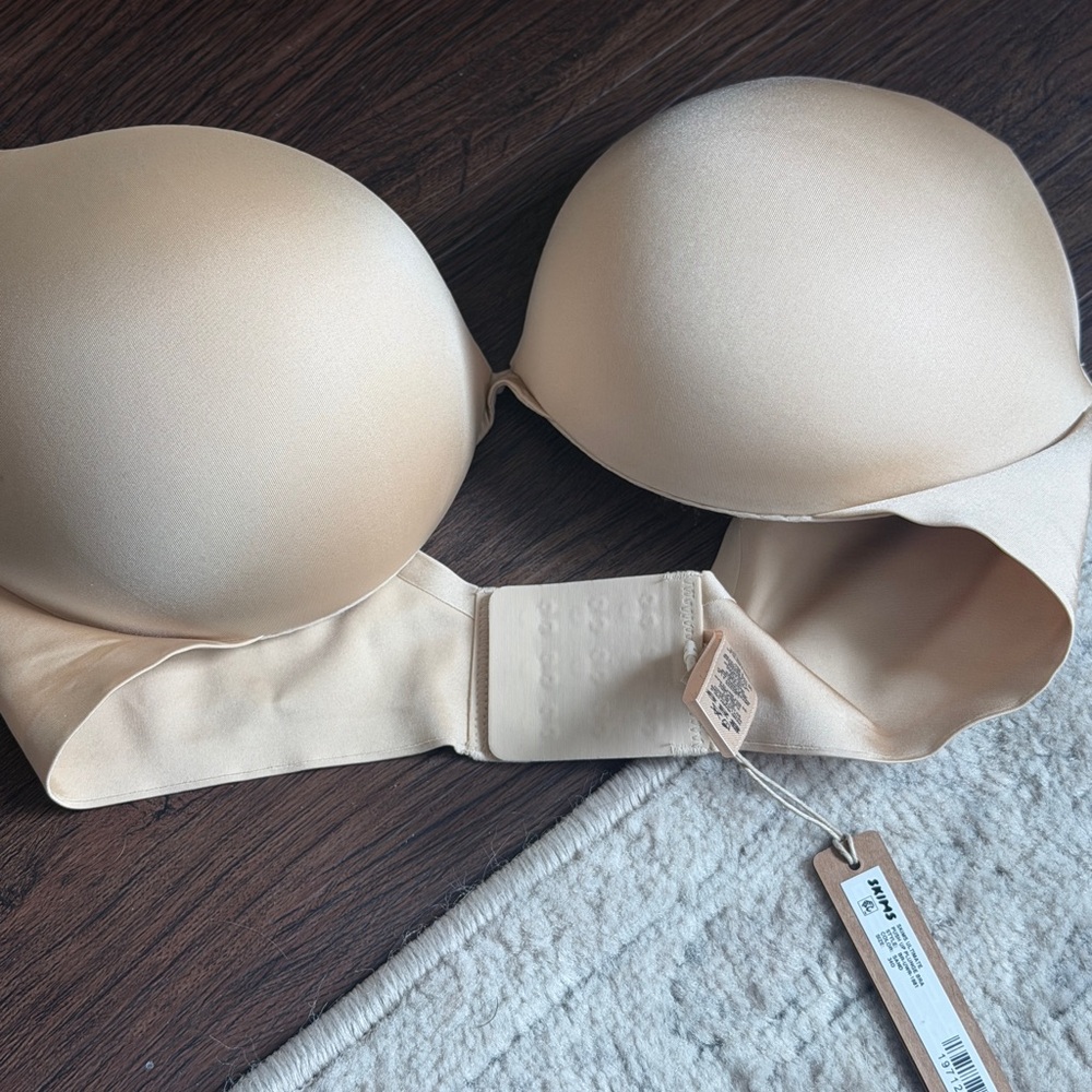 SKIMS Light Beige Bra